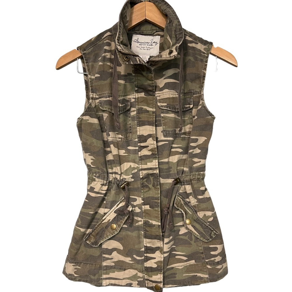 American Rag camo vest.